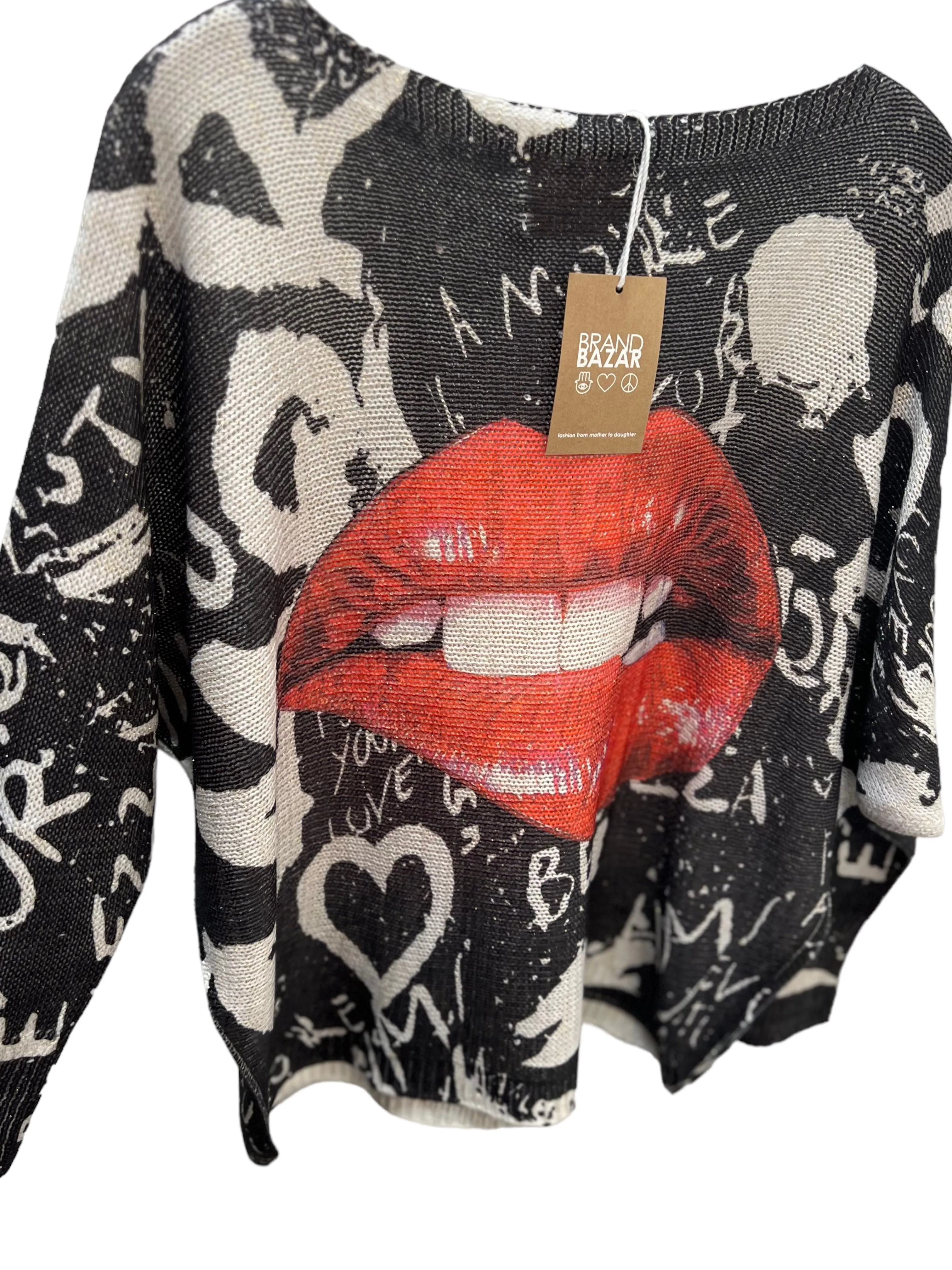 BRAND BAZAR GRAFFITI Kiss Top