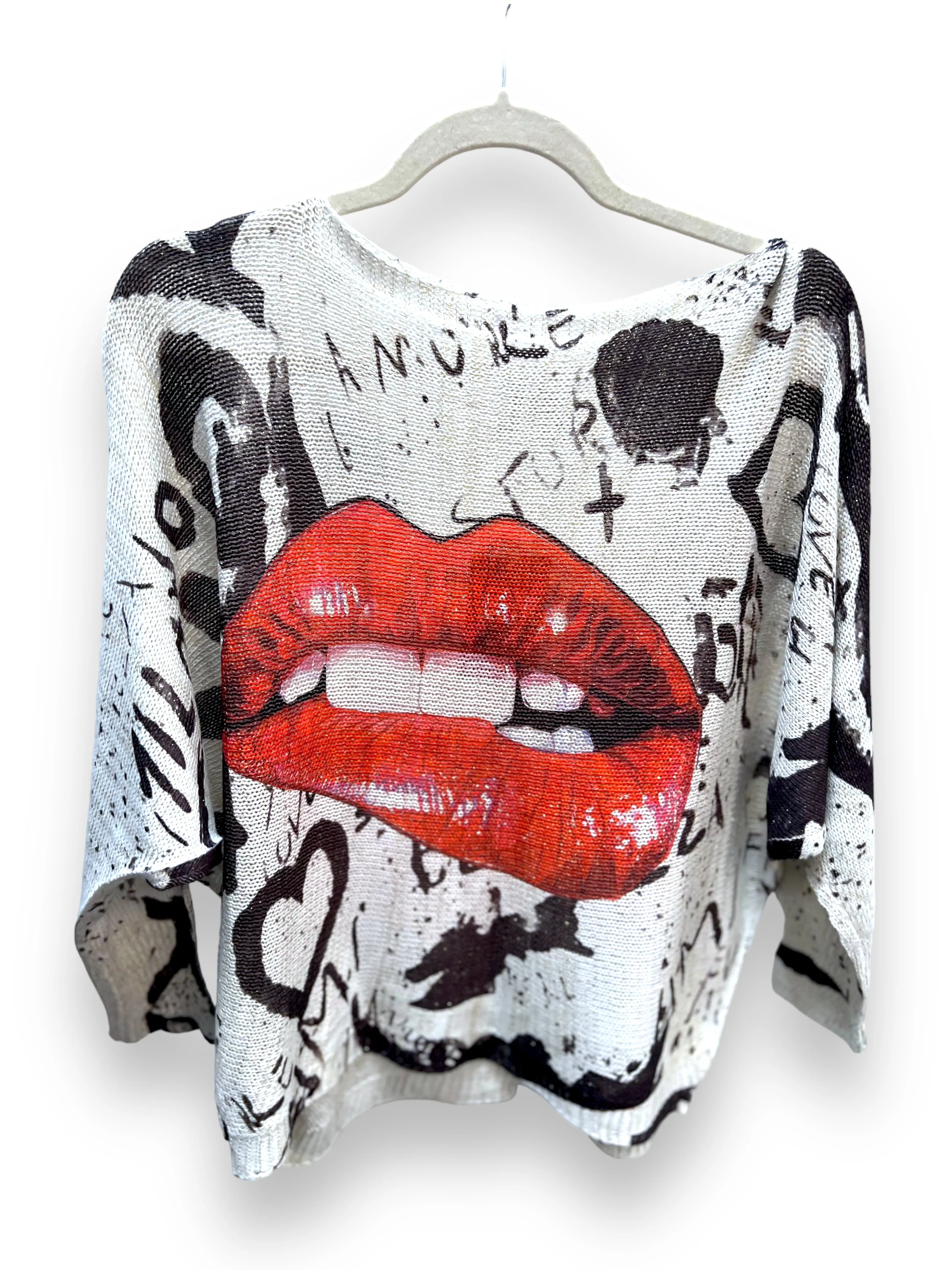 BRAND BAZAR GRAFFITI Kiss Top