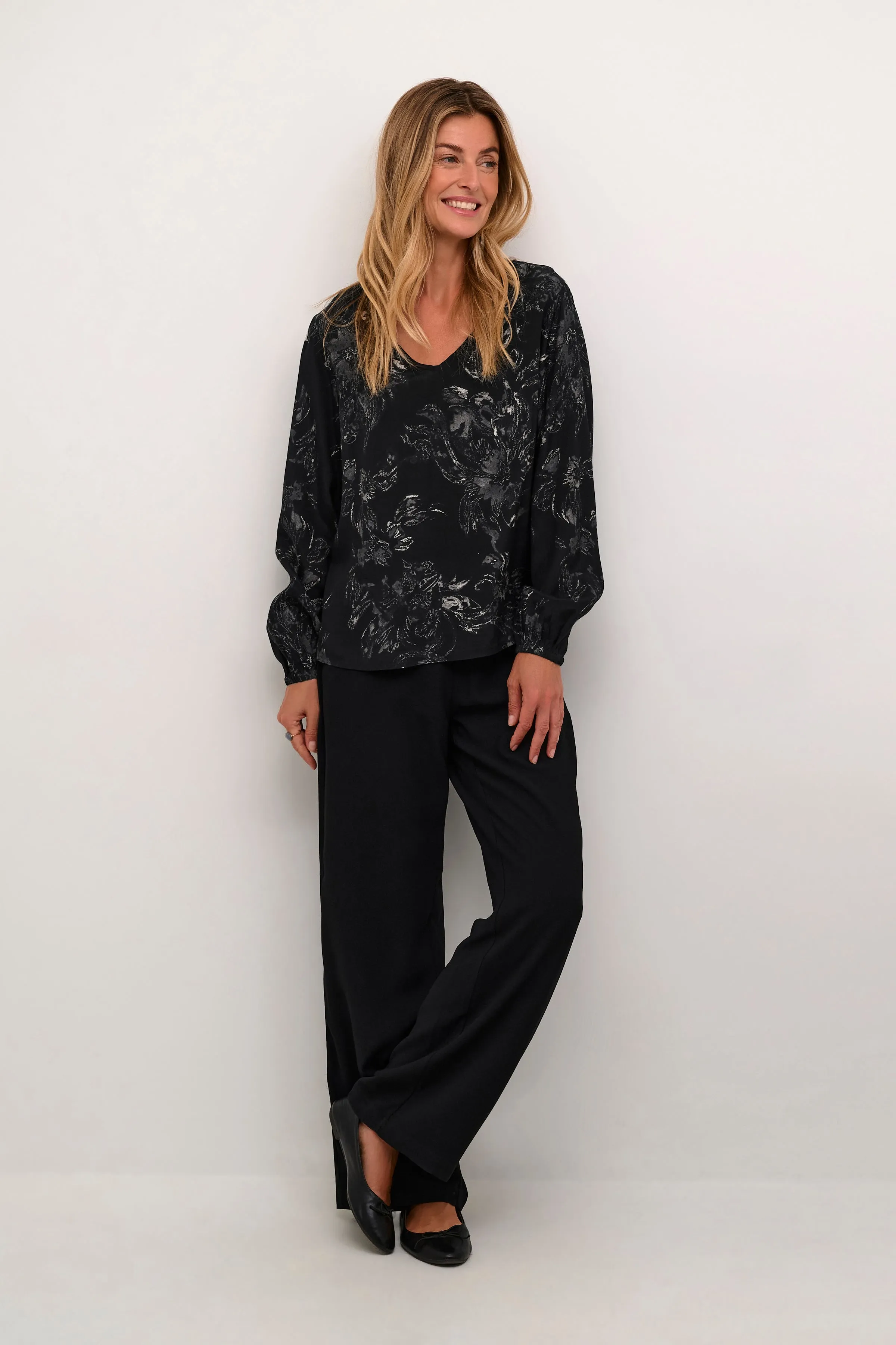 Cream Lova V-Neck Blouse
