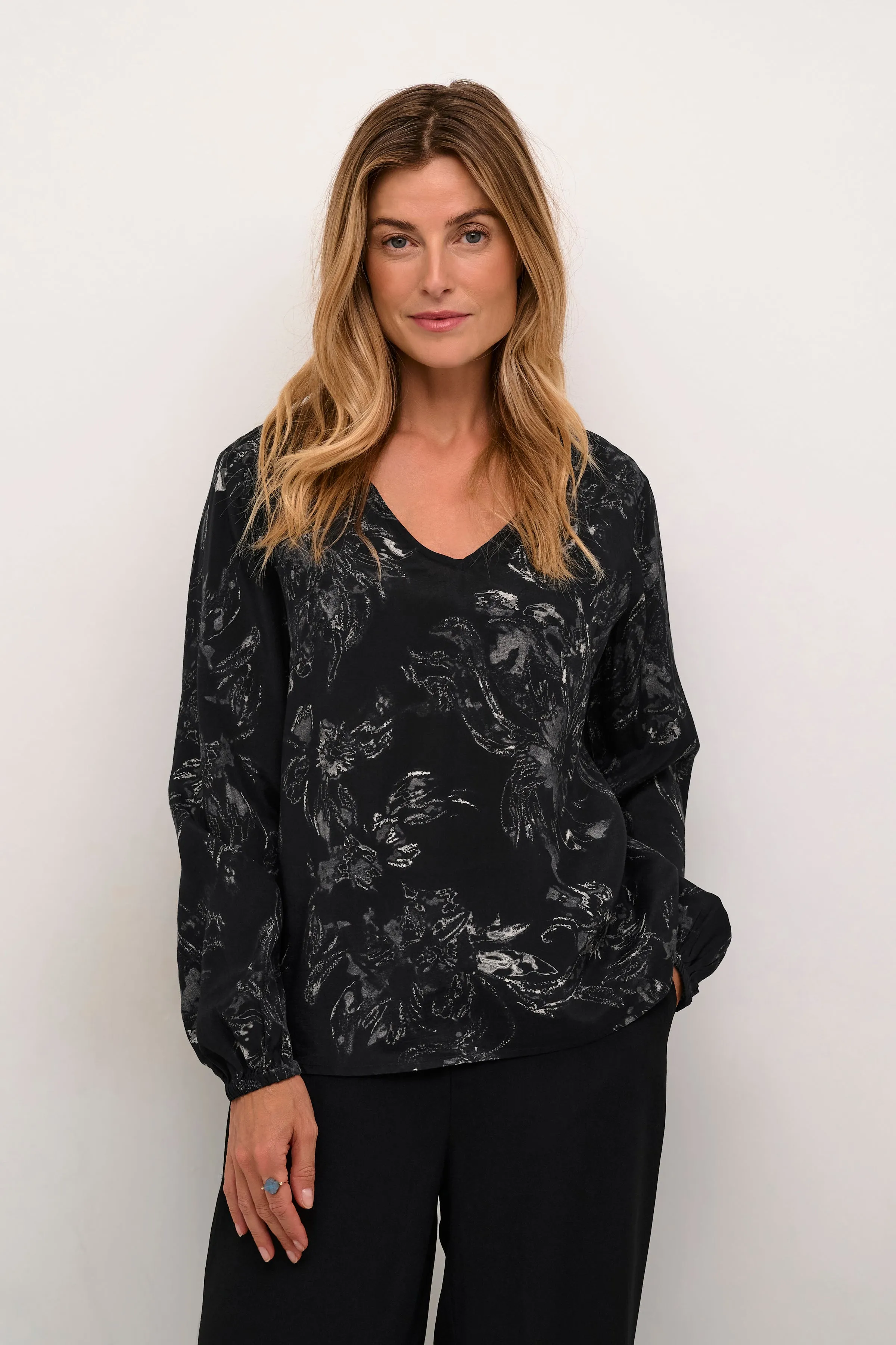 Cream Lova V-Neck Blouse