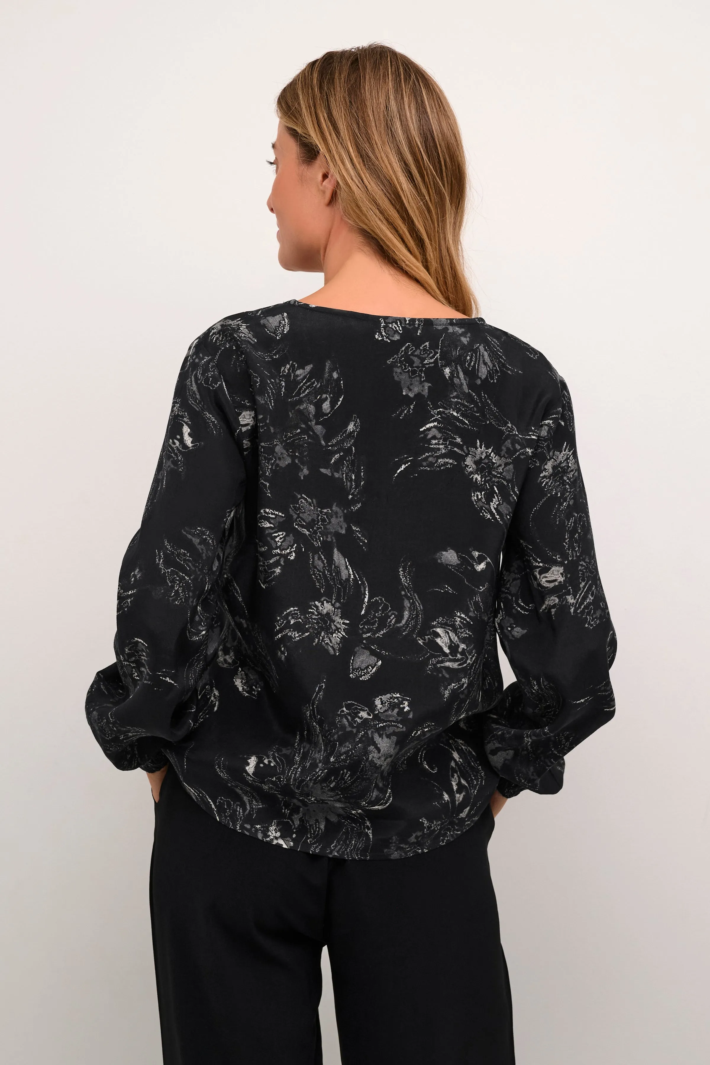 Cream Lova V-Neck Blouse