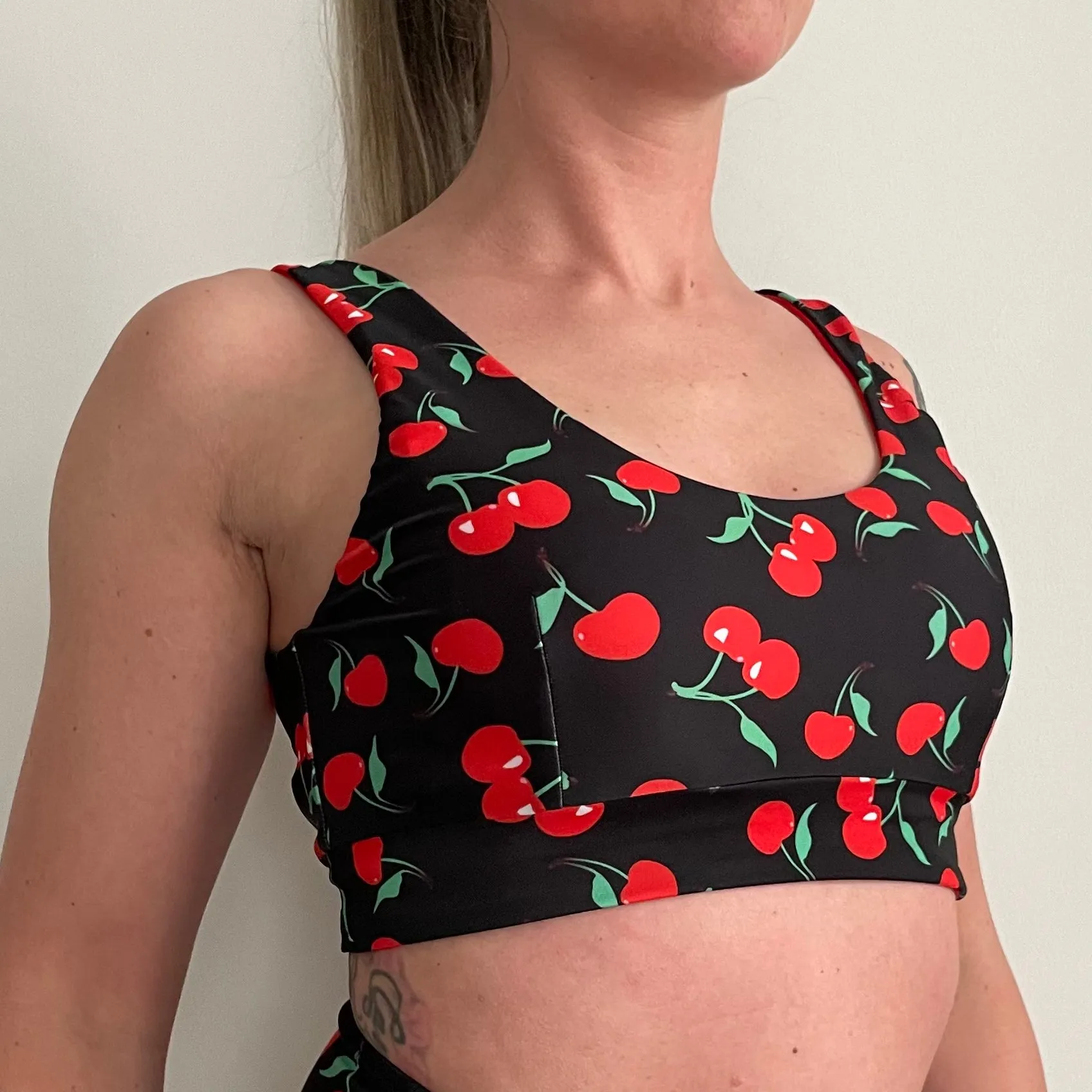 Doublesided Top Cherry - Shark
