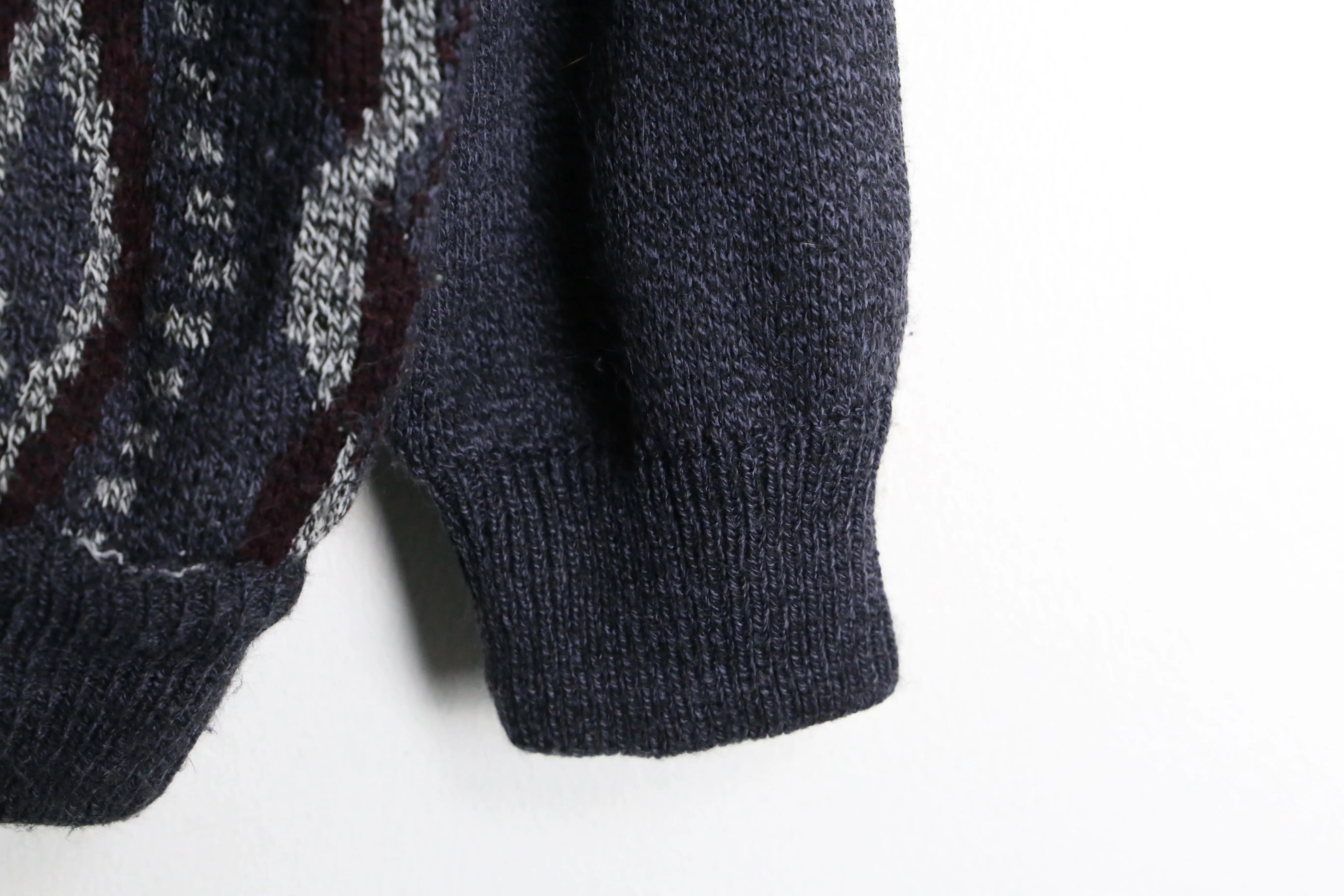 gray tone geometric pattern knit cardigan