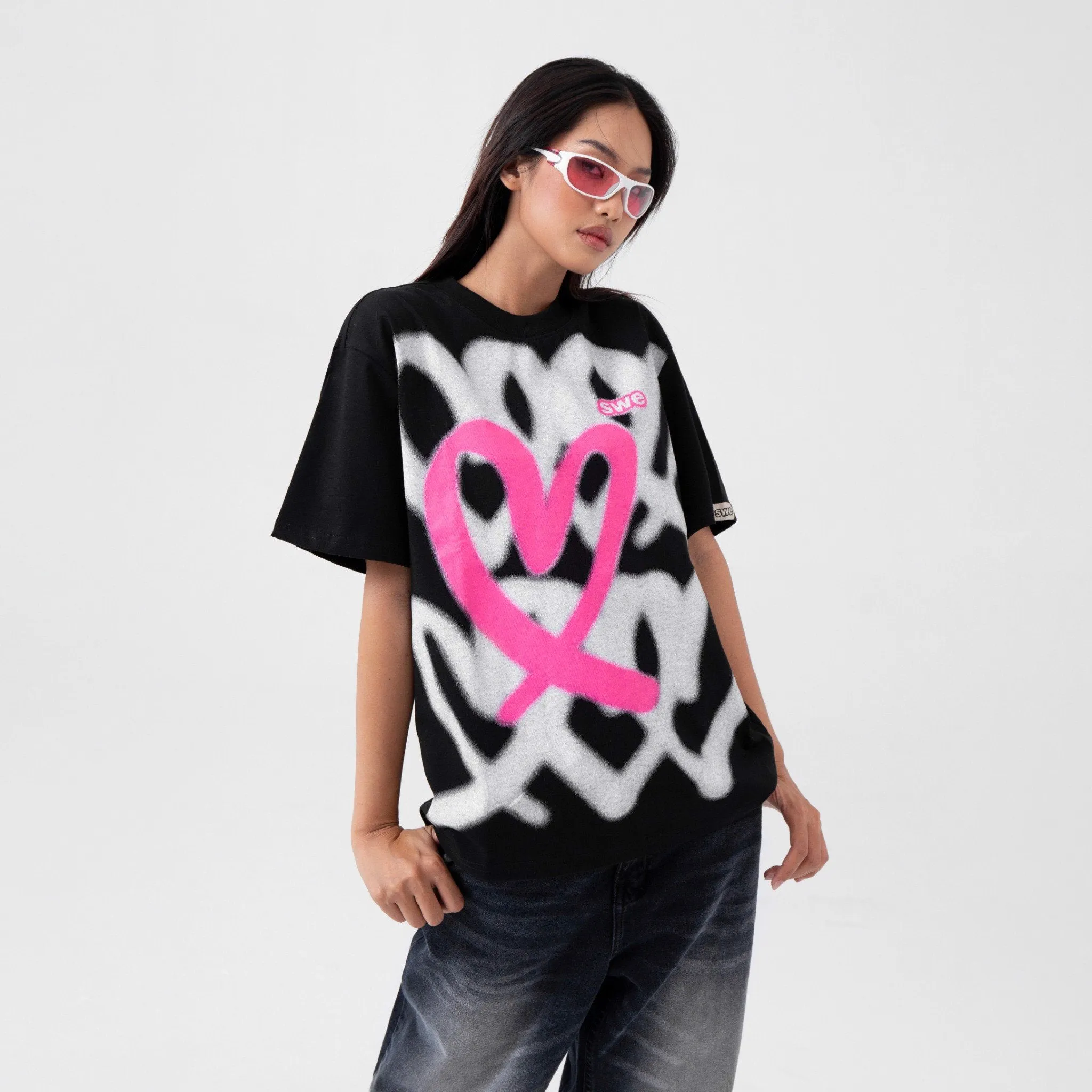 HEARTS TEE - BLACK